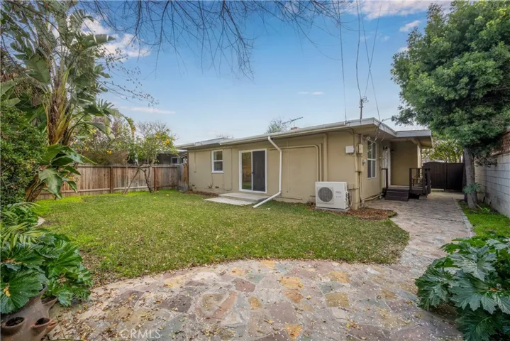 3611 Senasac Avenue, Long Beach, California 90808