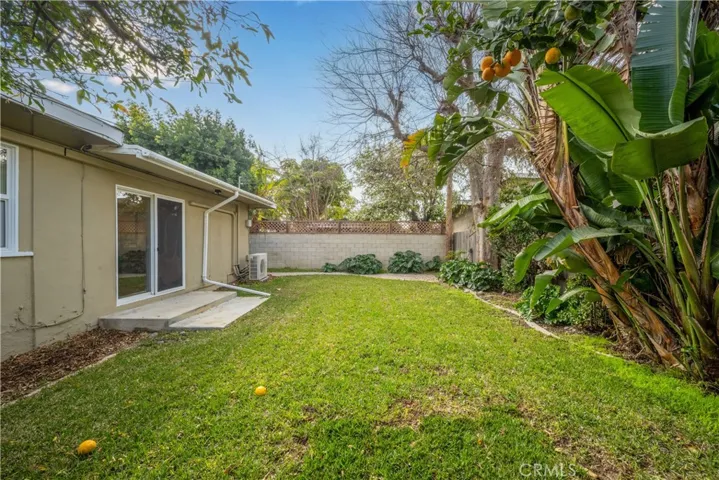 3611 Senasac Avenue, Long Beach, California 90808