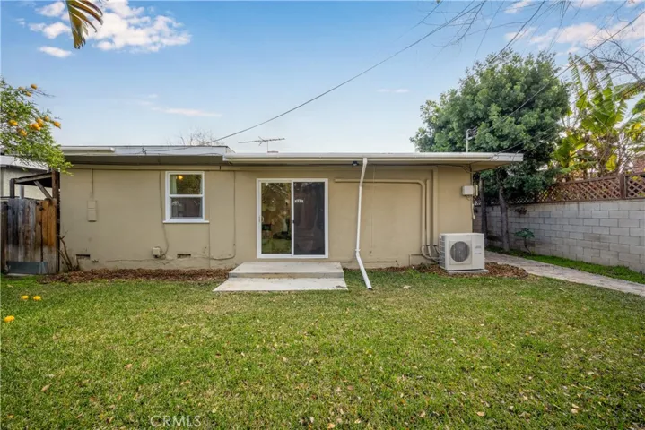 3611 Senasac Avenue, Long Beach, California 90808