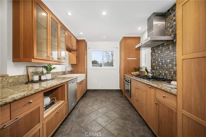 3611 Senasac Avenue, Long Beach, California 90808
