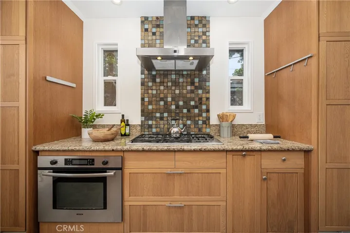 3611 Senasac Avenue, Long Beach, California 90808
