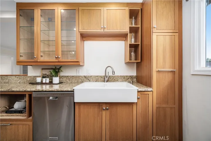 3611 Senasac Avenue, Long Beach, California 90808