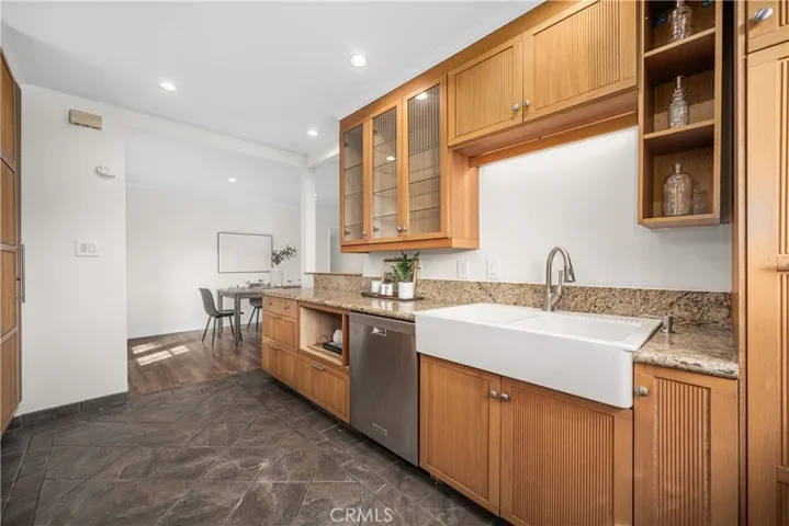3611 Senasac Avenue, Long Beach, California 90808