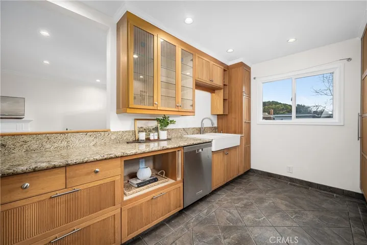 3611 Senasac Avenue, Long Beach, California 90808
