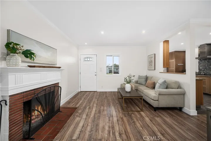 3611 Senasac Avenue, Long Beach, California 90808
