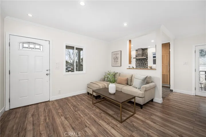 3611 Senasac Avenue, Long Beach, California 90808