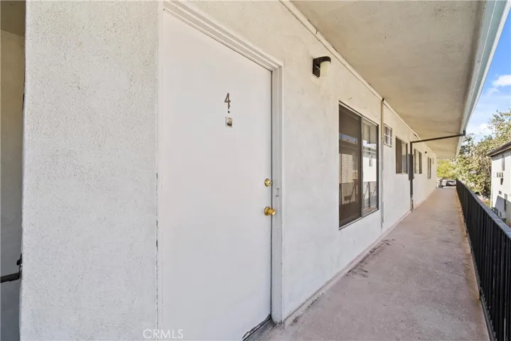 1164 Raymond Avenue, Glendale, California 91201