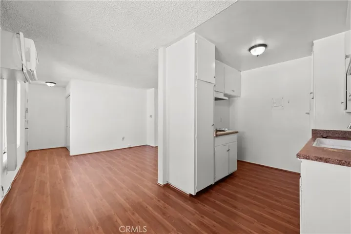 1164 Raymond Avenue, Glendale, California 91201