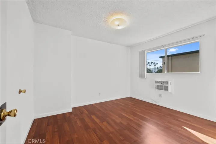 1164 Raymond Avenue, Glendale, California 91201