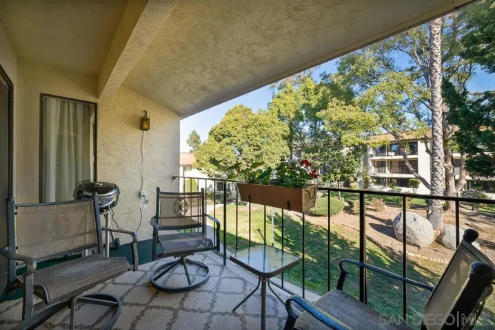 17617 Pomerado Rd 215, San Diego, California 92128