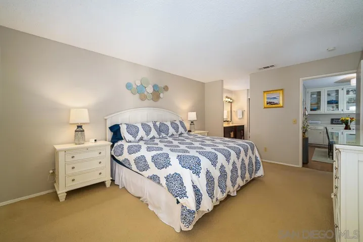 17617 Pomerado Rd 215, San Diego, California 92128