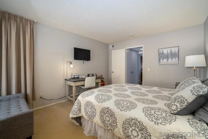 17617 Pomerado Rd 215, San Diego, California 92128