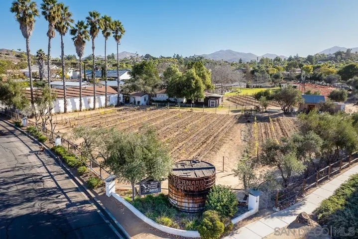 17617 Pomerado Rd 215, San Diego, California 92128