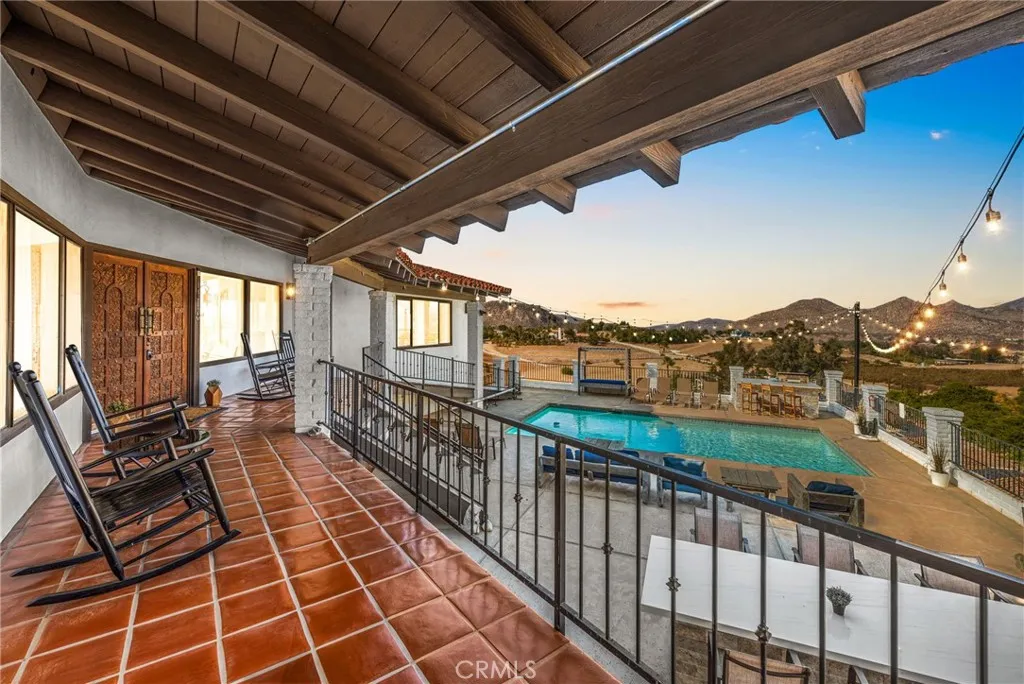 38225 Camino Sierra Road, Temecula, California 92592 home-pic-4