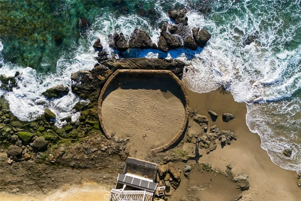 2838 Wards Terrace, Laguna Beach, California 92651 home-pic-32