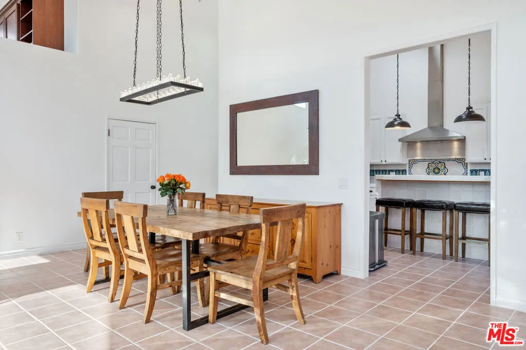 34136 Mulholland Highway, Malibu, California 90265 home-pic-11