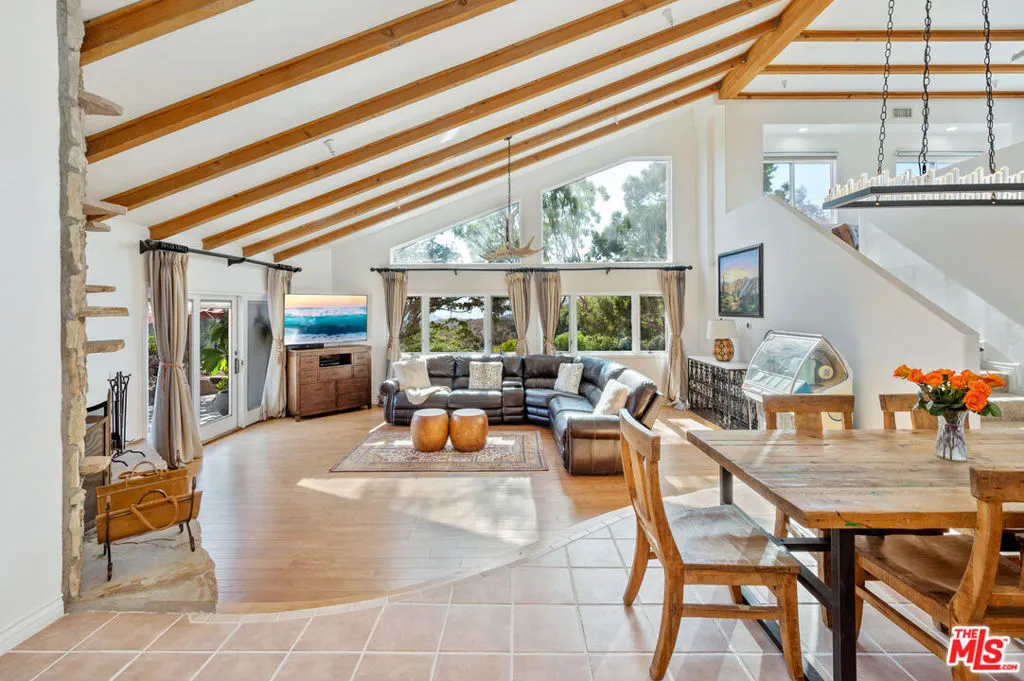 34136 Mulholland Highway, Malibu, California 90265 home-pic-9