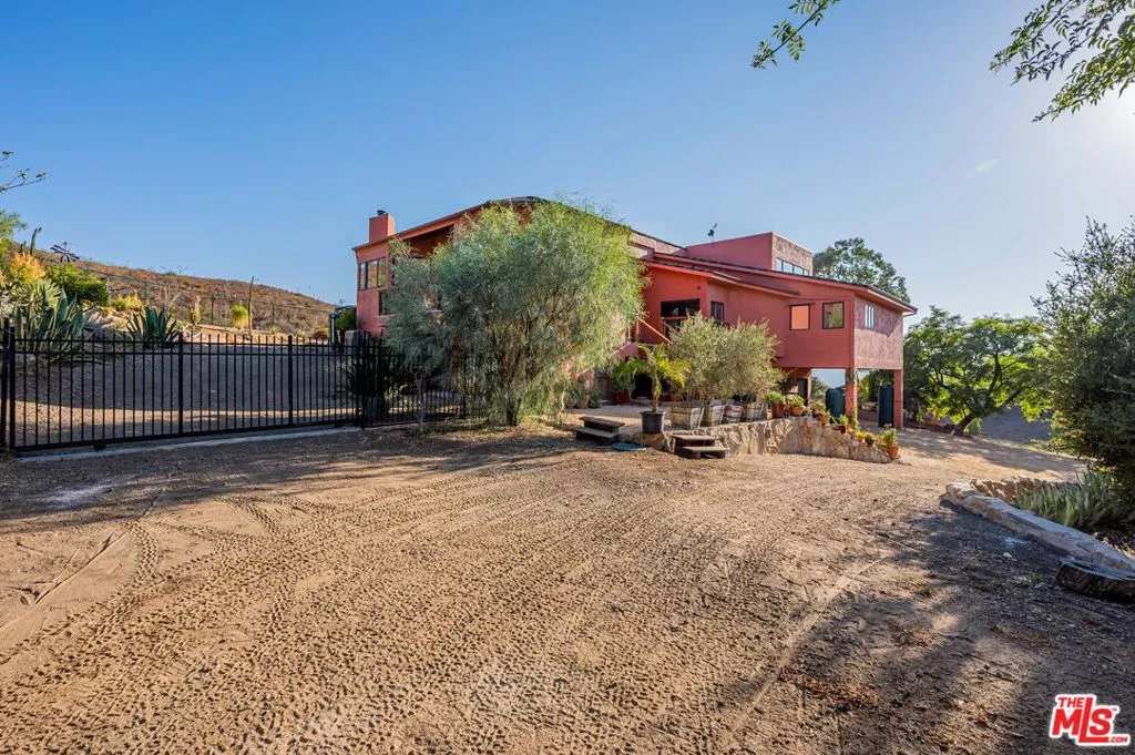 34136 Mulholland Highway, Malibu, California 90265 home-pic-58