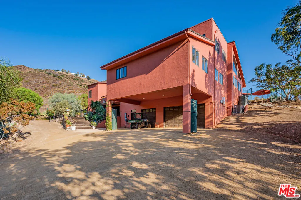 34136 Mulholland Highway, Malibu, California 90265 home-pic-56