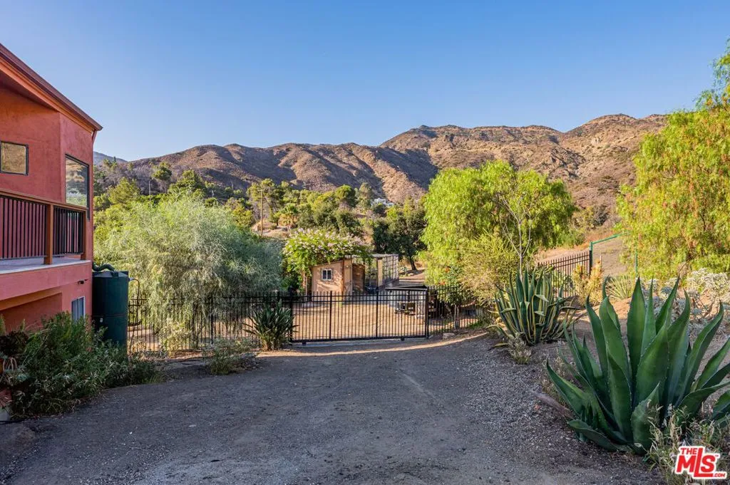 34136 Mulholland Highway, Malibu, California 90265 home-pic-63