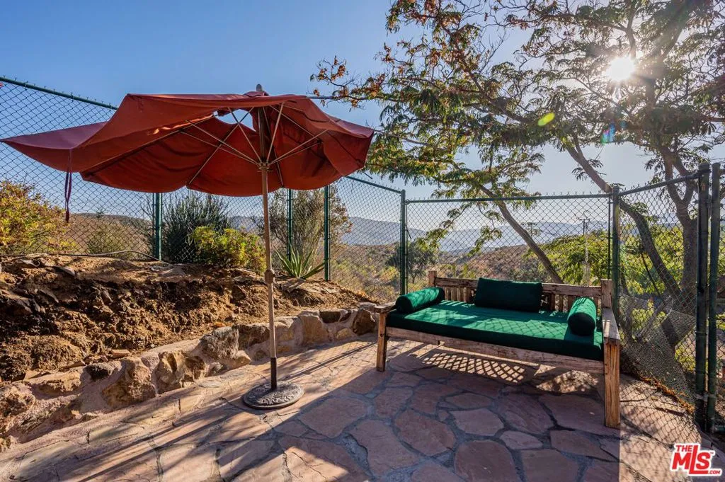 34136 Mulholland Highway, Malibu, California 90265 home-pic-36