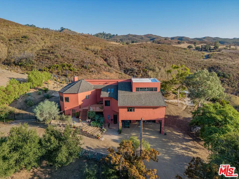 34136 Mulholland Highway, Malibu, California 90265 home-pic-2
