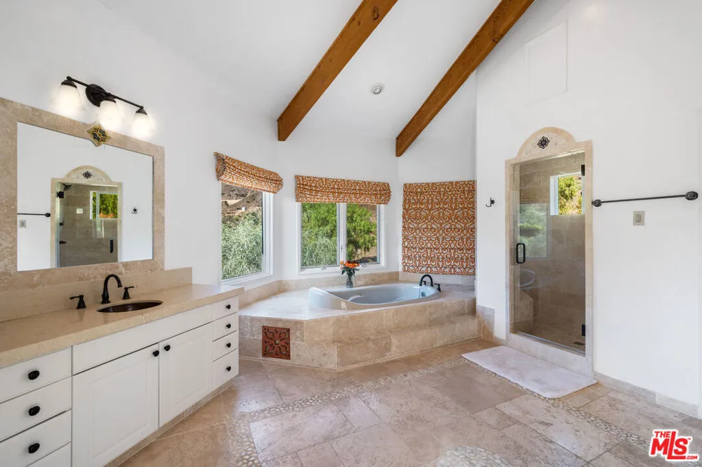 34136 Mulholland Highway, Malibu, California 90265 home-pic-20