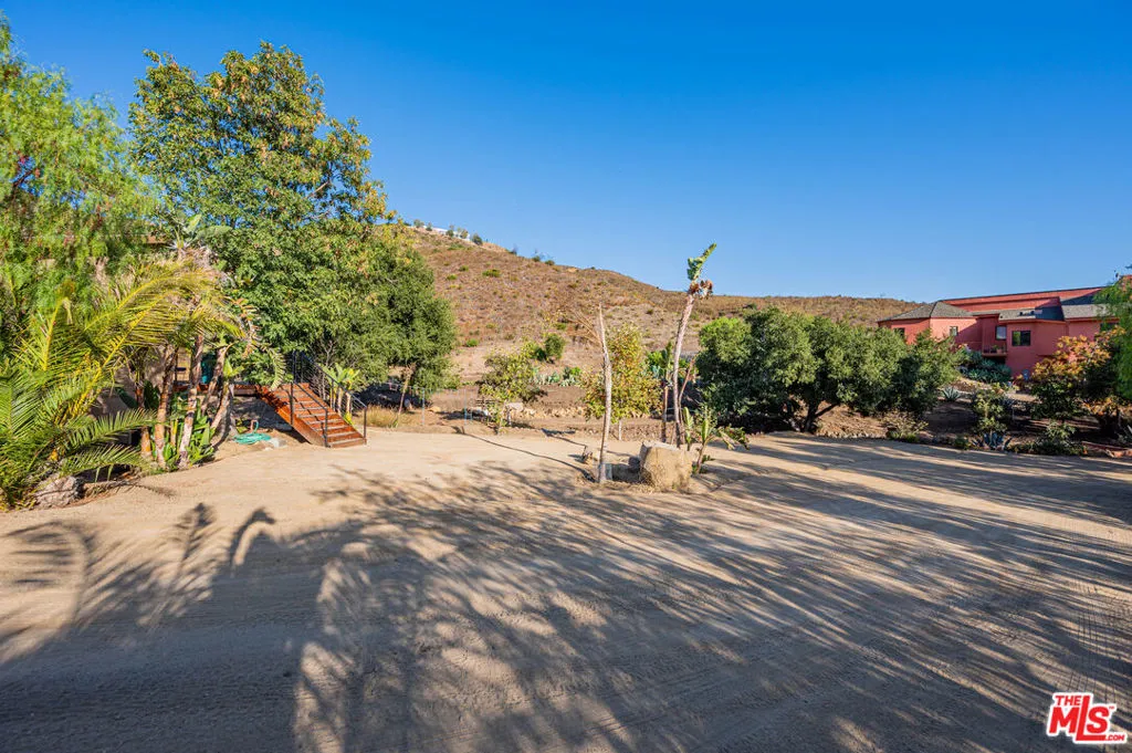 34136 Mulholland Highway, Malibu, California 90265 home-pic-41