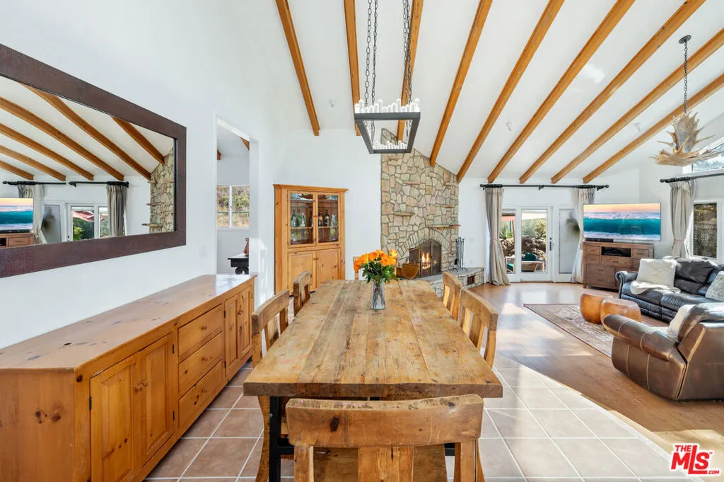 34136 Mulholland Highway, Malibu, California 90265 home-pic-10