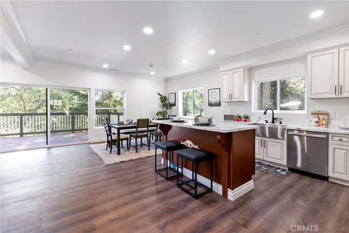 370 Auburn Drive, Lake Arrowhead, California 92391