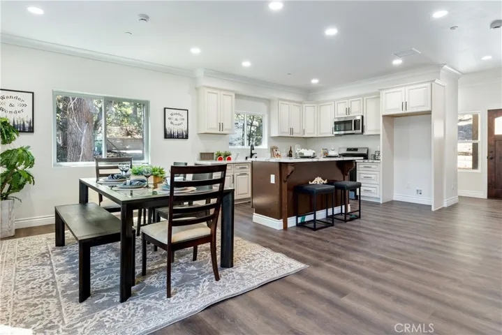 370 Auburn Drive, Lake Arrowhead, California 92391