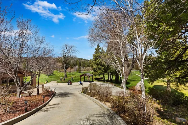 370 Auburn Drive, Lake Arrowhead, California 92391