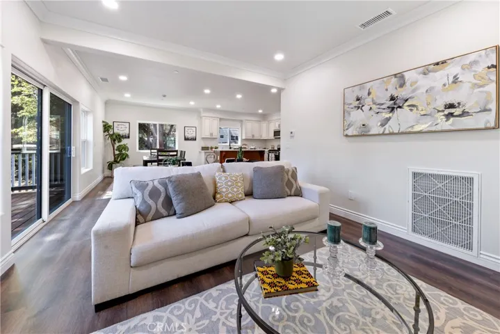 370 Auburn Drive, Lake Arrowhead, California 92391