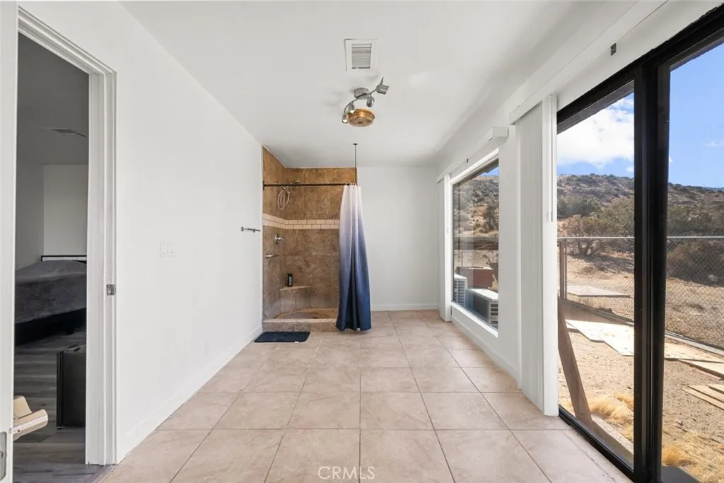 31350 157th Street E, Llano, California 93544 home-pic-34
