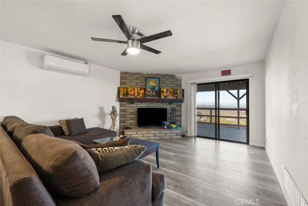 31350 157th Street E, Llano, California 93544 home-pic-15