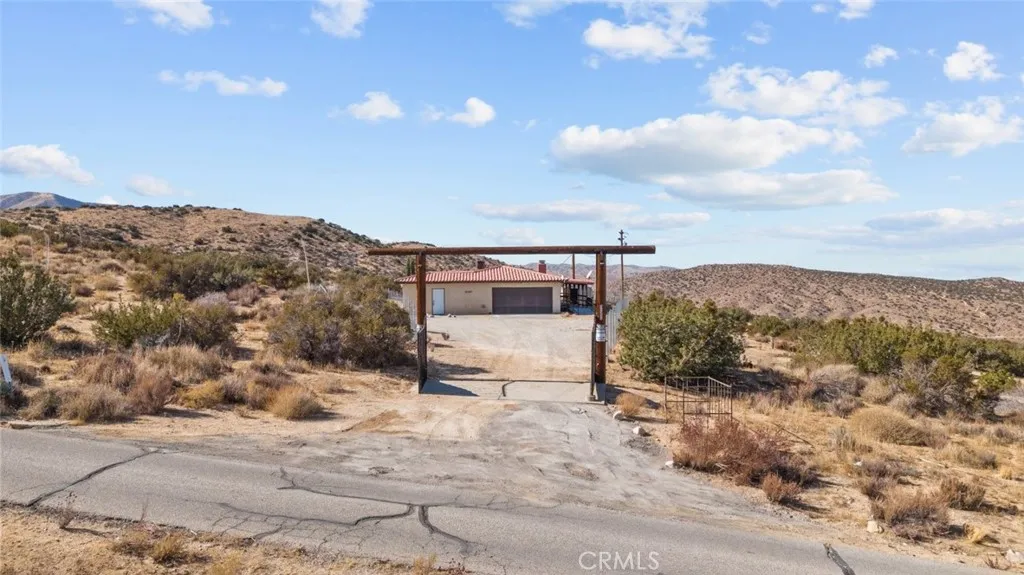 31350 157th Street E, Llano, California 93544 home-pic-0