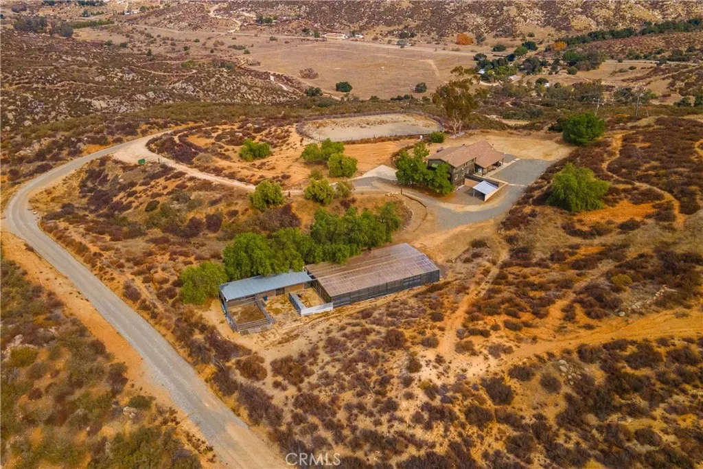 34125 Contento Drive, Hemet, California 92544 home-pic-7