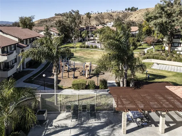 18053 Sundowner Way 627, Canyon Country, California 91387