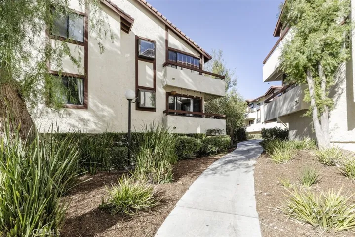 18053 Sundowner Way 627, Canyon Country, California 91387