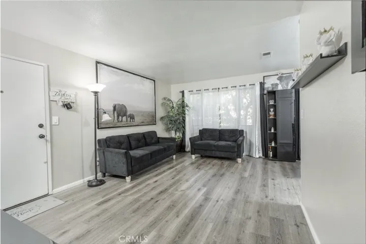 18053 Sundowner Way 627, Canyon Country, California 91387
