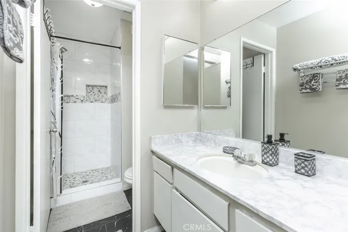 18053 Sundowner Way 627, Canyon Country, California 91387