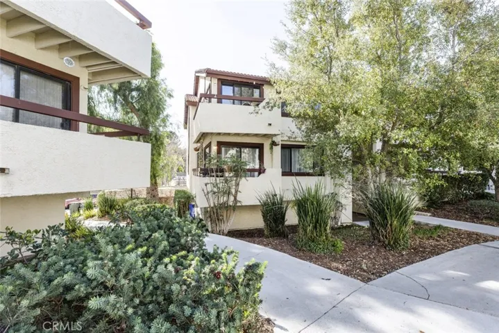 18053 Sundowner Way 627, Canyon Country, California 91387