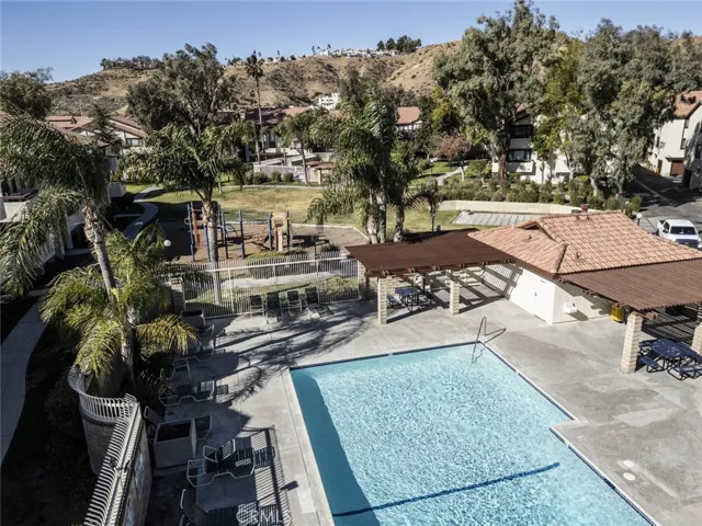 18053 Sundowner Way 627, Canyon Country, California 91387