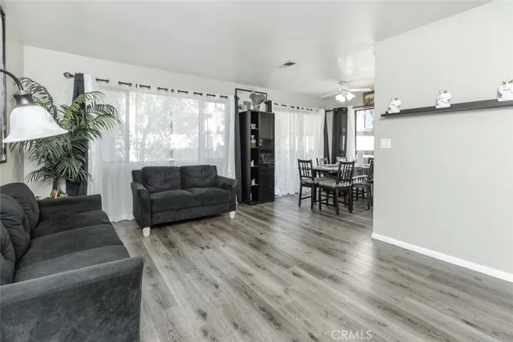 18053 Sundowner Way 627, Canyon Country, California 91387