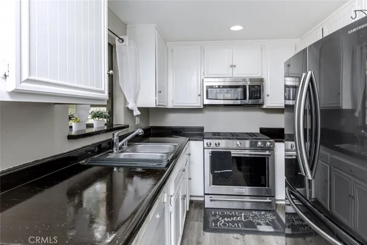 18053 Sundowner Way 627, Canyon Country, California 91387