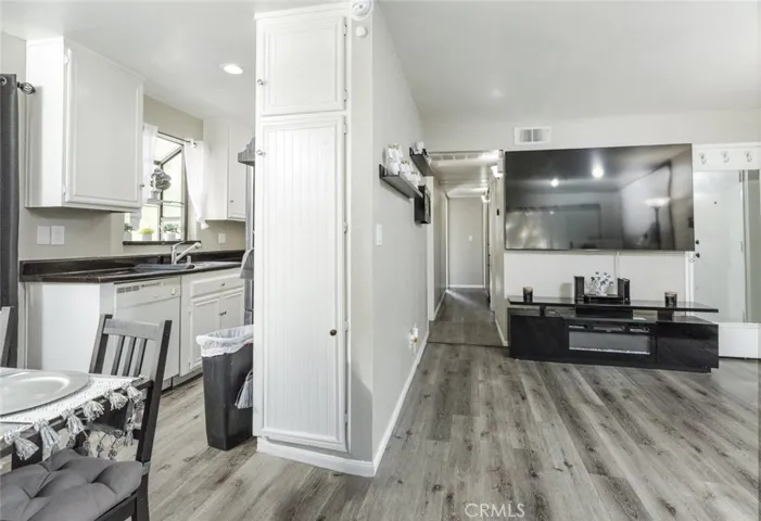 18053 Sundowner Way 627, Canyon Country, California 91387