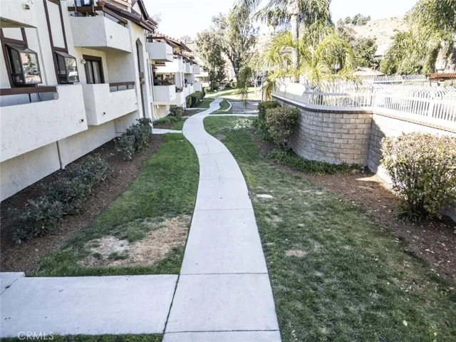 18053 Sundowner Way 627, Canyon Country, California 91387