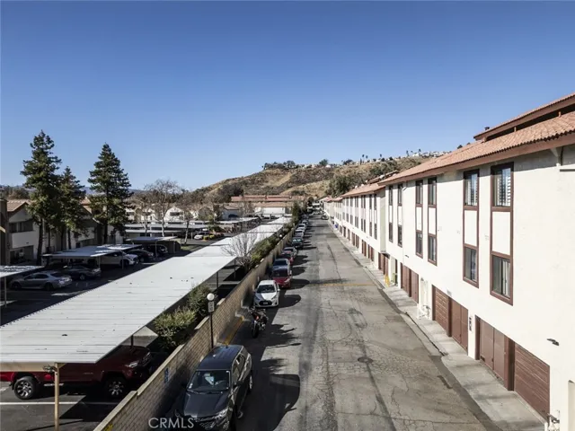 18053 Sundowner Way 627, Canyon Country, California 91387