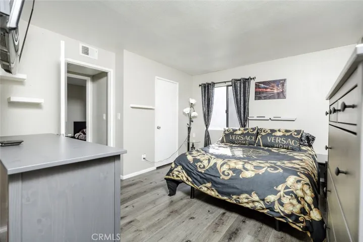 18053 Sundowner Way 627, Canyon Country, California 91387