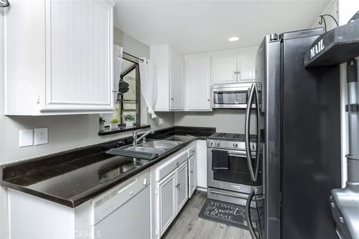 18053 Sundowner Way 627, Canyon Country, California 91387
